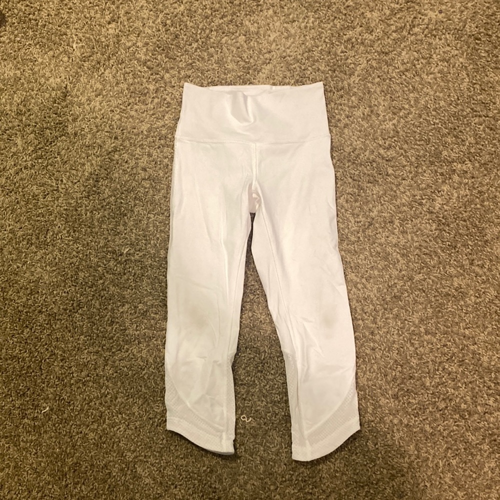 lululemon white capris, worn few times, perfect condition!
